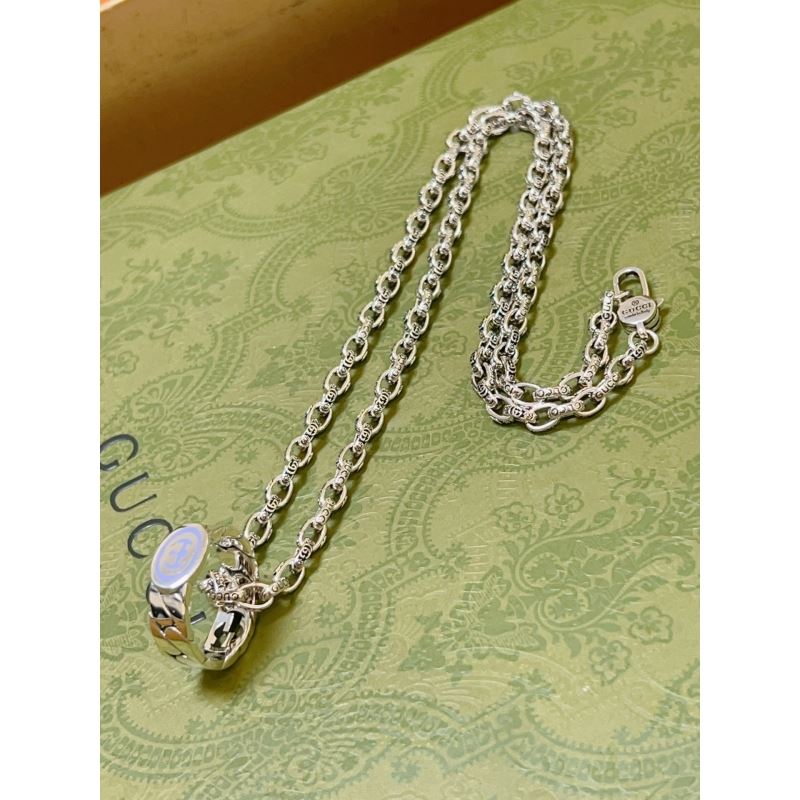 G*u*i necklaces